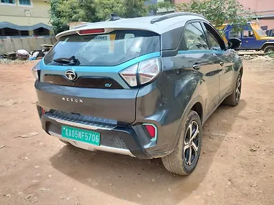 2022 Tata Nexon EV XZ Plus Dark Edition
