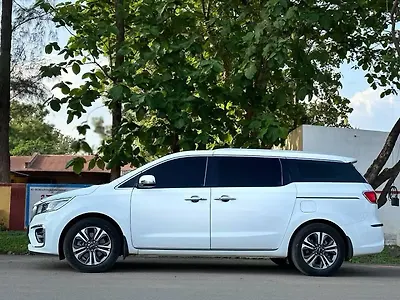 2023 Kia Carnival Limousine Plus 7 STR