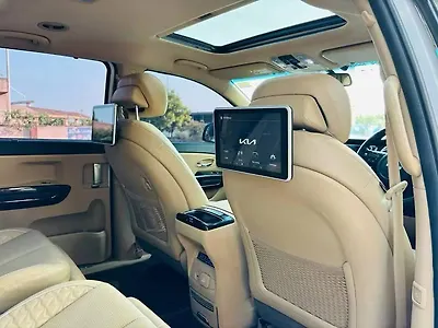2023 Kia Carnival Limousine Plus 7 STR