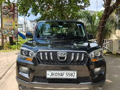 2017 Mahindra Scorpio S10 2WD Intelli-Hybrid 1