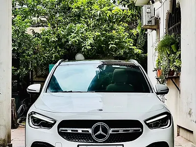 2022 मर्सिडीज़ बेंज़ जीएलए 220d AMG Line 4MATIC [2021-2023] 1