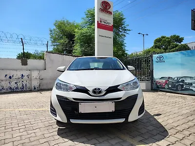 2020 Toyota Yaris J MT 1