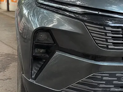 2025 Tata Harrier Adventure