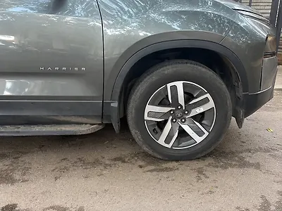 2025 Tata Harrier Adventure