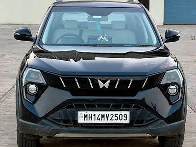 2025 महिंद्रा XUV 3XO AX7 Diesel 1.5L Turbo Manual Dual Tone 1