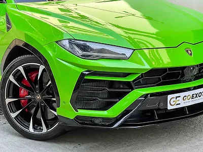 2022 Lamborghini Urus Twin-Turbo V8