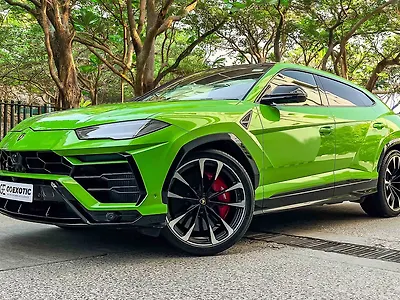 2022 Lamborghini Urus Twin-Turbo V8
