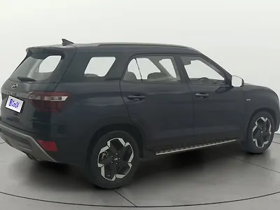 2022 Hyundai Alcazar Signature (O) 6 STR 1.5 Diesel AT