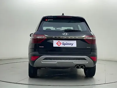 2023 Hyundai Alcazar Signature (O) 6 STR 1.5 Petrol DCT