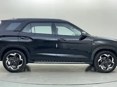 2023 Hyundai Alcazar Signature (O) 6 STR 1.5 Petrol DCT