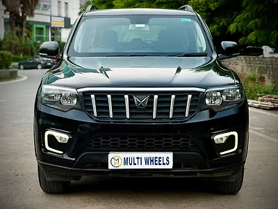 2024 Mahindra Scorpio N Z4 Petrol MT 7 STR [2022] 1