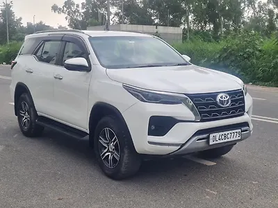 2023 Toyota Fortuner 4x2 2WD Diesel 2.8L Turbo Automatic 1 2023 Toyota Fortuner 4x2 2WD Diesel 2.8L Turbo Automatic 1