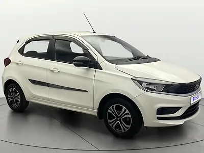 2023 Tata Tiago XT [2023-2025] 1