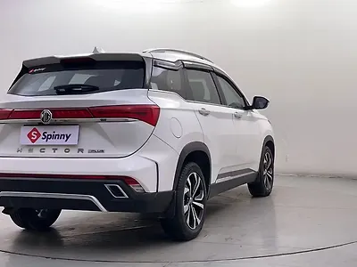 2023 MG Hector Plus Sharp Pro 2.0 Turbo Diesel 6 STR