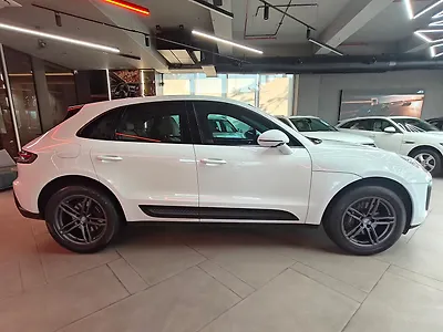 2021 Porsche Macan Base