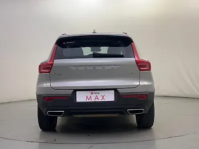 2023 Volvo XC40 B4 Ultimate