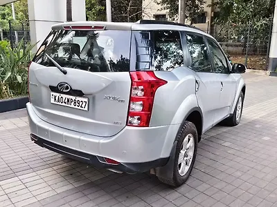 2015 Mahindra XUV500 W8