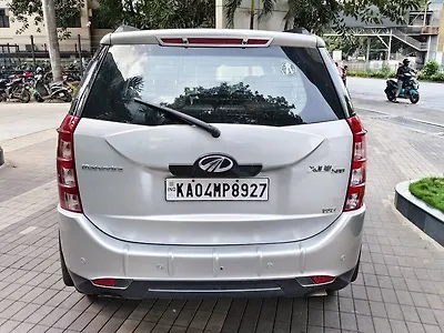 2015 Mahindra XUV500 W8