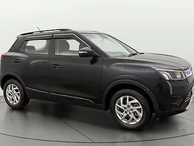 2023 Mahindra XUV300 W8 1.2 Petrol 1