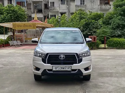 2023 Toyota Innova Crysta GX 2.4 7 STR 1