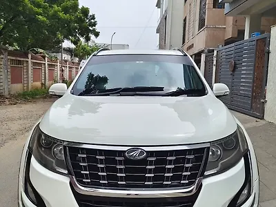 2019 Mahindra XUV500 W7 [2018-2020] 1