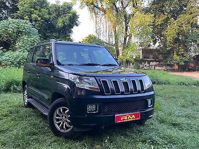2017 महिंद्रा tuv300 t8 एएमटी 1 2017 महिंद्रा tuv300 t8 एएमटी 1