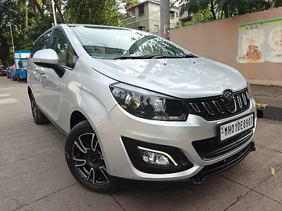 2019 Mahindra Marazzo M8 7 STR 1