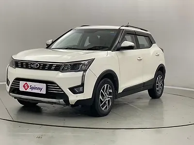 2022 Mahindra XUV300 W8 (O) 1.2 Petrol 1