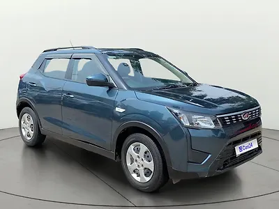 2022 Mahindra XUV300 W6 1.2 Petrol AMT [2021] 1
