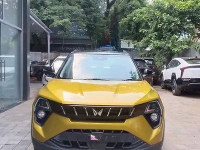 2024 Mahindra XUV 3XO AX7L Petrol 1.2L Turbo Automatic (TC) Dual Tone 1 2024 Mahindra XUV 3XO AX7L Petrol 1.2L Turbo Automatic (TC) Dual Tone 1