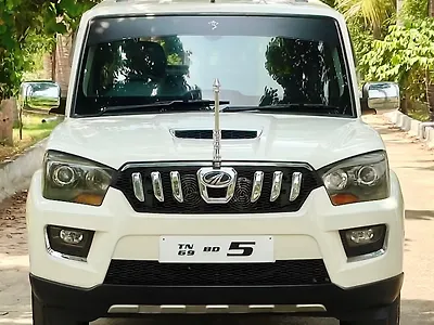 2015 Mahindra Scorpio S10 1