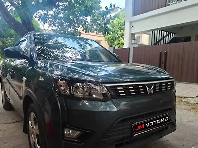 2023 Mahindra XUV300 W6 1.5 Diesel 1