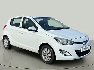 2014 हुंडई i20 स्पोर्टज़ ऑटोमैटिक 1.4 1 2014 हुंडई i20 स्पोर्टज़ ऑटोमैटिक 1.4 1