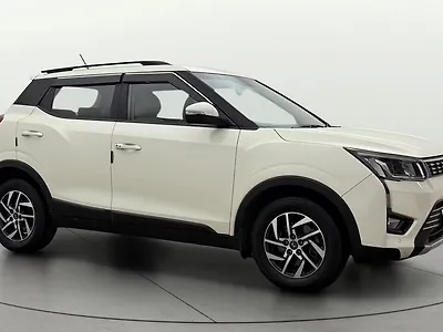 2023 Mahindra XUV300 W8 (O) 1.2 Petrol AMT 1