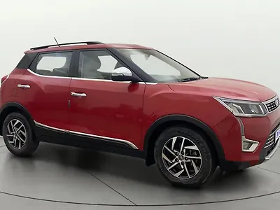 2022 Mahindra XUV300 W8 (O) 1.5 Diesel AMT 1