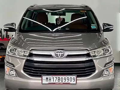 2016 Toyota Innova Crysta 2.4 V Diesel 1 2016 Toyota Innova Crysta 2.4 V Diesel 1