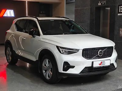 2022 वॉल्वो xc40 B4 अल्टीमेट [2022-2023] 1