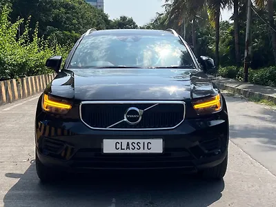 2019 वॉल्वो xc40 मोमेंटम 1