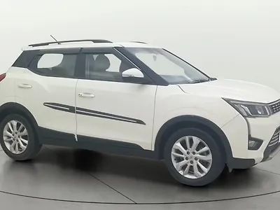 2021 Mahindra XUV300 W8 1.2 Petrol [2019] 1