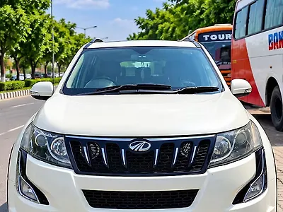 2016 महिंद्रा XUV500 w10 1.99 1