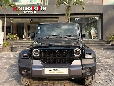 2025 महिंद्रा थार रॉक्स AX7 L 4WD Diesel 2.2L Turbo Automatic 1