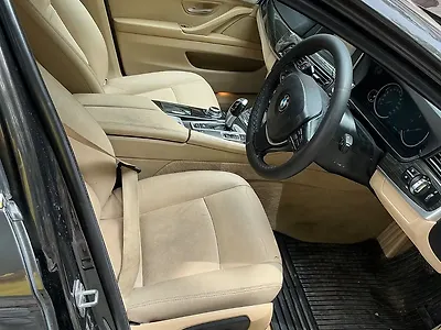 2015 BMW 5-Series 520d Luxury Line 1