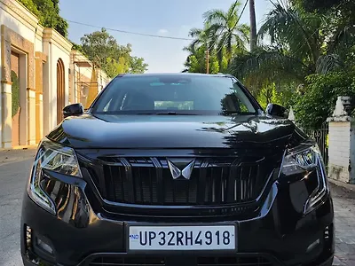 2025 महिंद्रा XUV700 AX7 2WD Diesel 2.2L Turbo Manual 7 STR 1