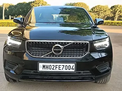 2019 वॉल्वो xc40 मोमेंटम 1