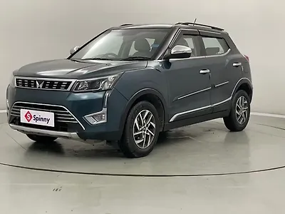 2023 Mahindra XUV300 W8 (O) 1.2 Petrol AMT 1