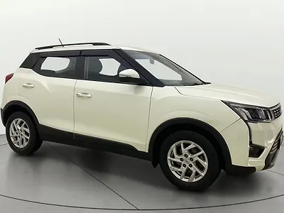 2022 Mahindra XUV300 W8 1.2 Petrol [2019] 1