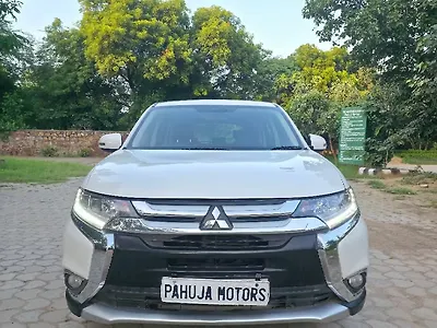 2021 मित्सुबिशी आउटलैंडर 4x4 1