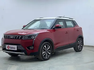 2021 Mahindra XUV300 W8(O) 1.2 Petrol Dual Tone 1