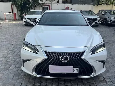 2023 लेक्सस ES 500e 300h लग्ज़री 1