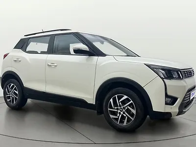 2022 Mahindra XUV300 W8 (O) 1.2 Petrol AMT 1 2022 Mahindra XUV300 W8 (O) 1.2 Petrol AMT 1